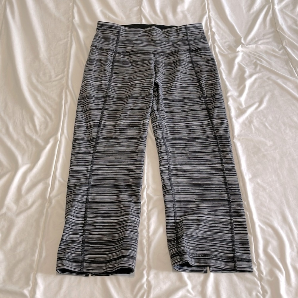 Lululemon Gather & Crow Crop II Cyber Black Deep Coal Size 6